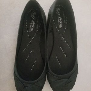 Black flats
